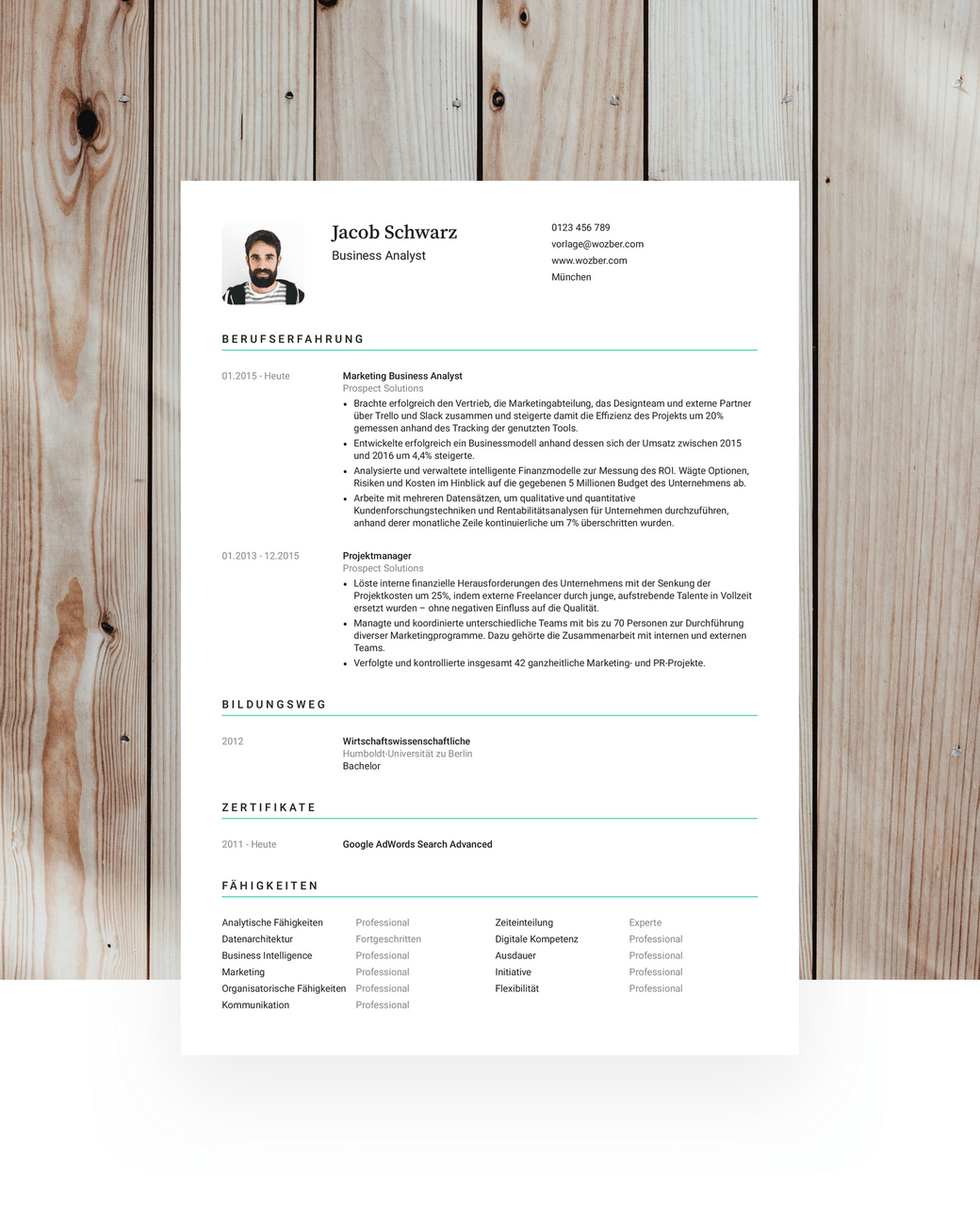 Eine minimalistische Lebenslaufvorlage, die für Applicant-Tracking-Systeme optimiert und für jeden Professional geeignet ist.